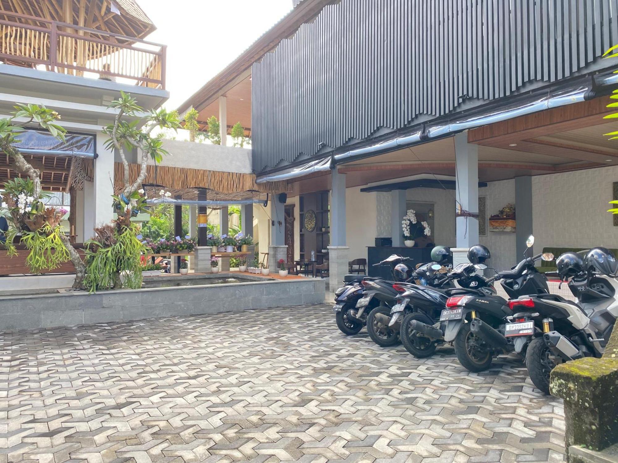 Putri Ayu Cottages Ubud Exterior foto